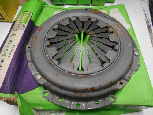 Clutch disc pusher - , for